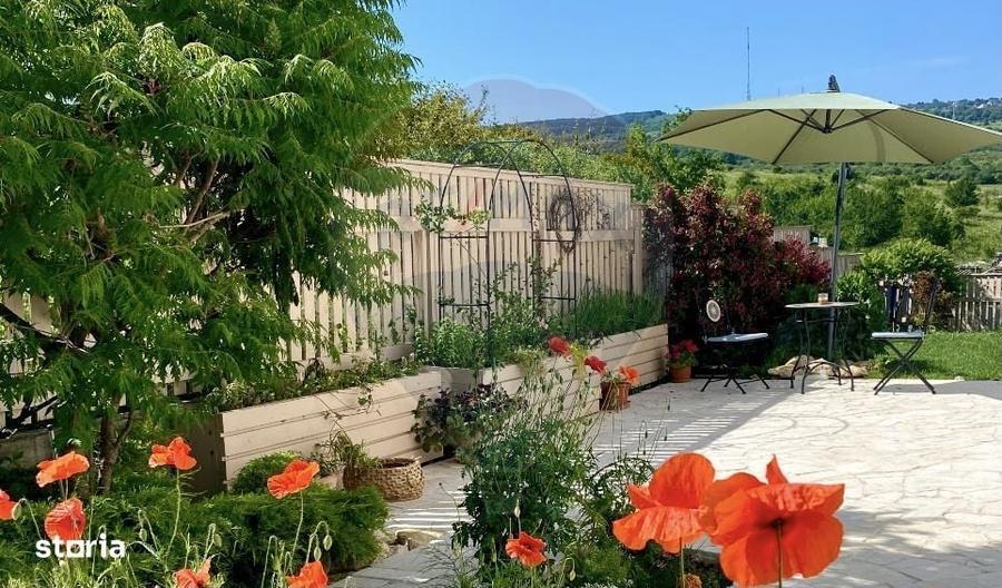 Casă cu 4 camere decomandat în Borhanci