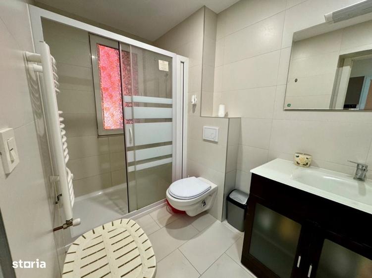Apartament cu 3 camere semidecomandat în Intim