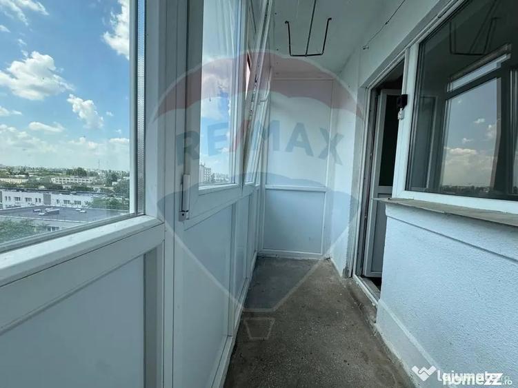 Apartament cu 3 camere decomandat în Valea Ialomiței