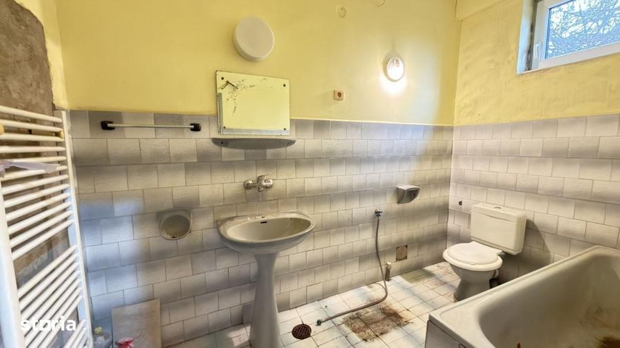 Casă cu 4 camere în Central