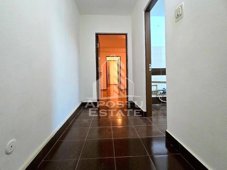 Apartament cu 2 camere semidecomandat în Micălaca