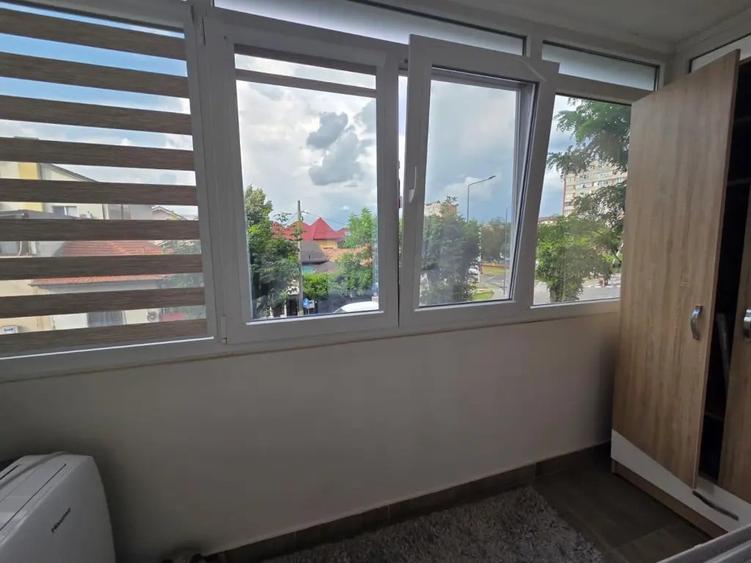 Apartament cu 3 camere decomandat în 1 Mai