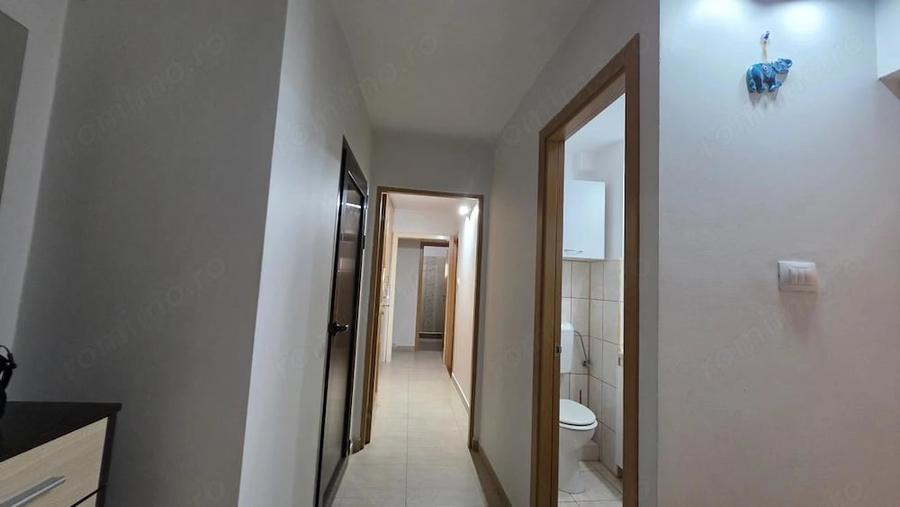 Apartament cu 3 camere decomandat în Lipovei