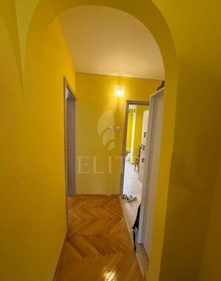 Apartament 3 camere în zona STRAZII BUCURESTI - 3