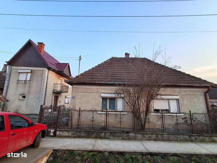 Casă cu 4 camere cu Teren 1440 Mp în Vetiș