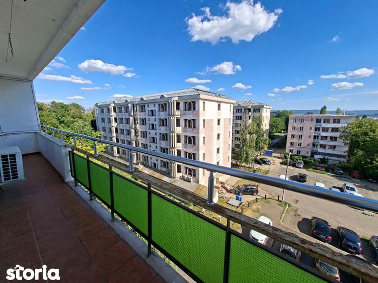 Apartament cu 3 camere decomandat în Copou