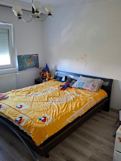 Apartament cu 4 camere decomandat în Vitan
