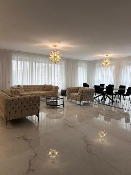 Apartament cu 5 camere decomandat în Pipera