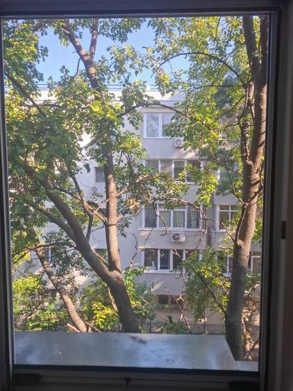 Apartament cu 2 camere decomandat în Lacul Tei