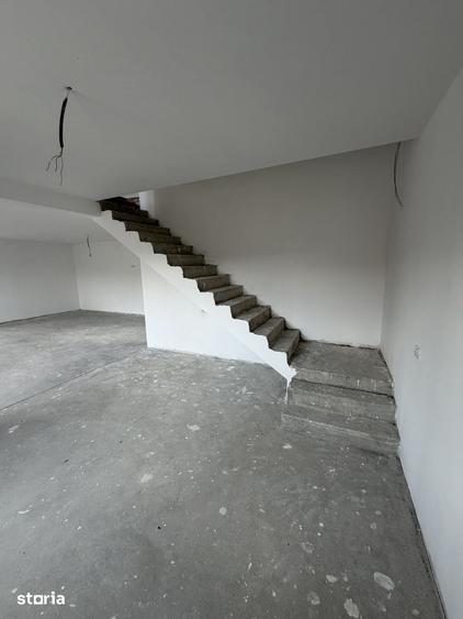 Casă cu 5 camere cu Teren 600 Mp în Tărlungeni