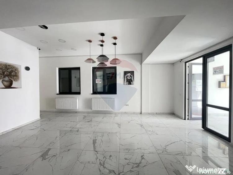 Apartament cu 4 camere semidecomandat în Pipera