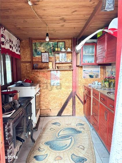 Casă cu 3 camere cu Teren 1700 Mp în Central