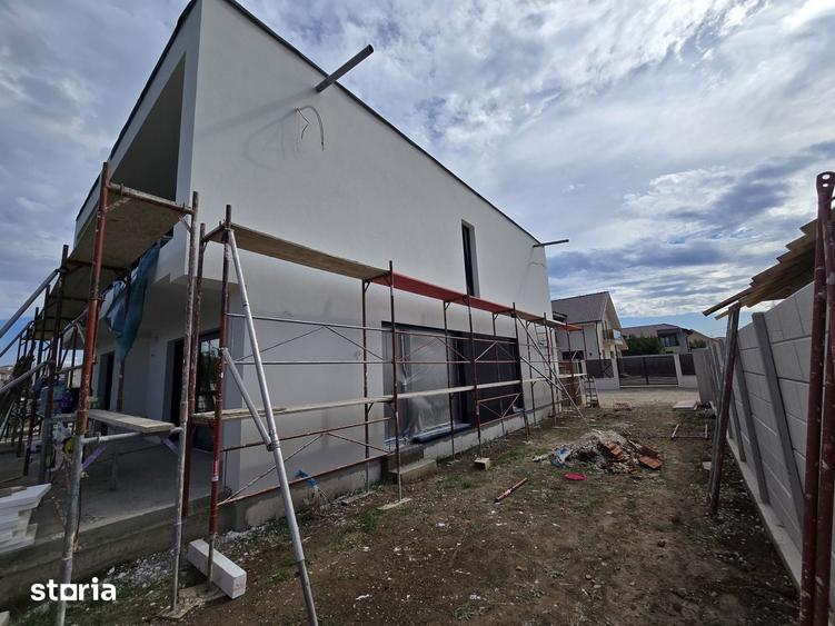 Casă cu 4 camere cu Teren 620 Mp în Sânmartin