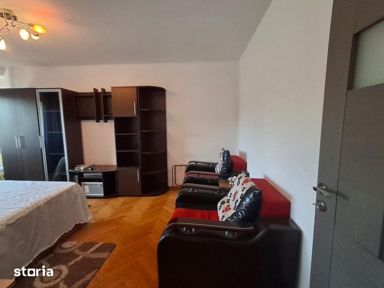 Apartament cu 3 camere decomandat în Brazda lui Novac