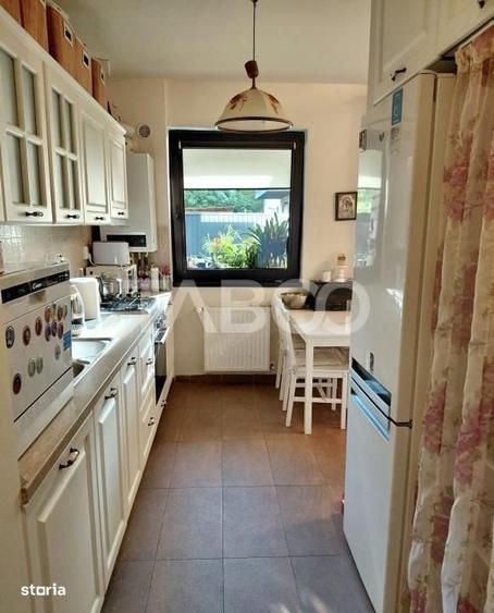 Apartament cu 3 camere decomandat în Borhanci
