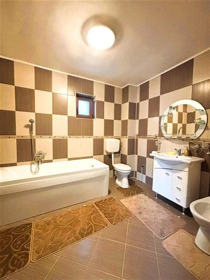 Casă individuală cu 5 camere cu Canalizare în Sânpetru