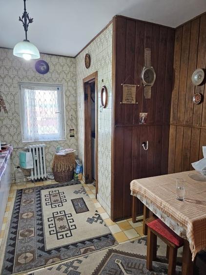 Apartament cu 4 camere decomandat, mobilat în Central