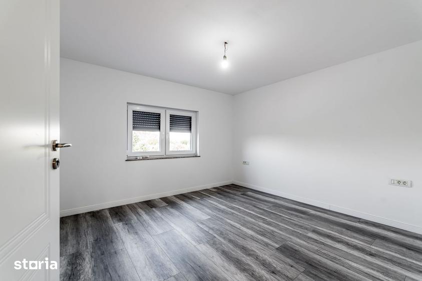 Casă cu 4 camere cu Teren 327 Mp în Dămienești
