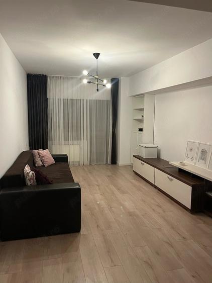 Apartament cu 2 camere semidecomandat în Ultimul leu