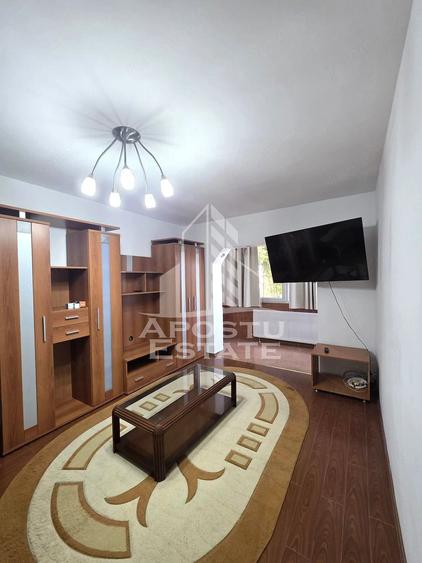 Apartament cu 3 camere decomandat în Girocului