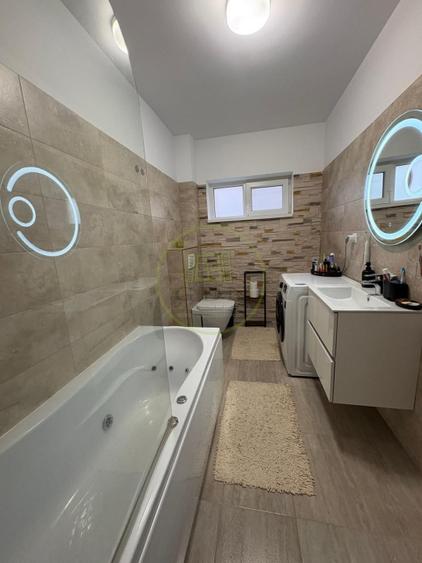 Apartament cu 3 camere semidecomandat, mobilat în Șelimbăr