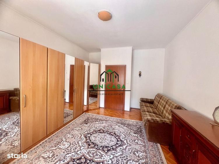 Casă cu 4 camere în Poenari