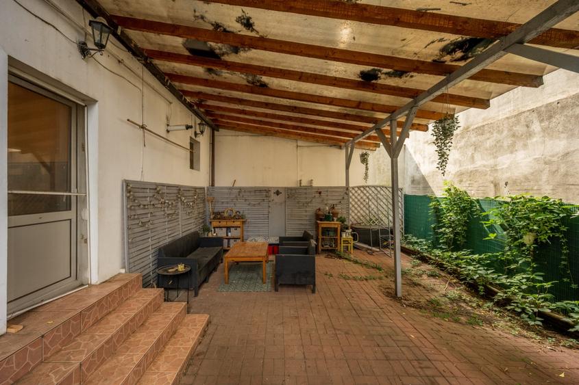 Casă cu 5 camere cu Canalizare în Bucureștii Noi