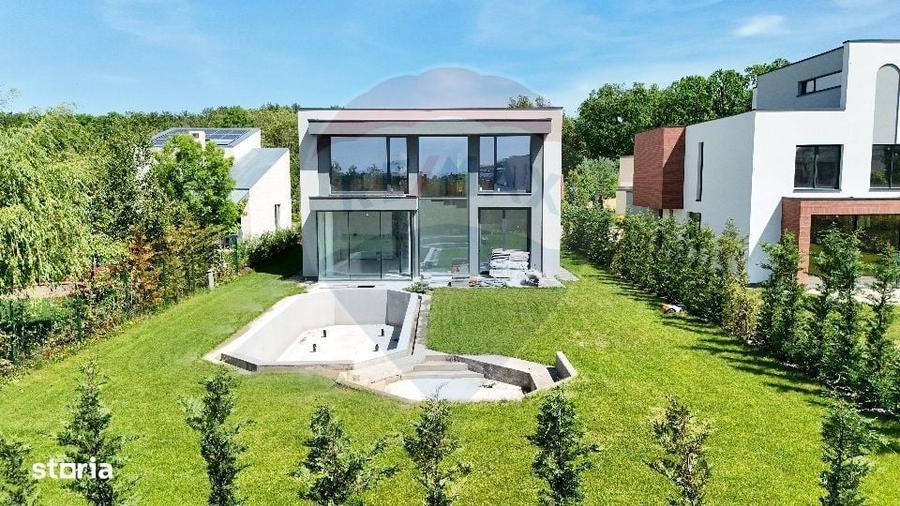 Casă cu 4 camere în Dumbrăveni