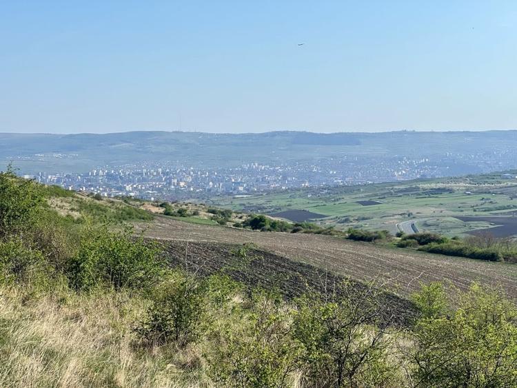 Teren agricol extravilan de 16810 mp, în Exterior Nord