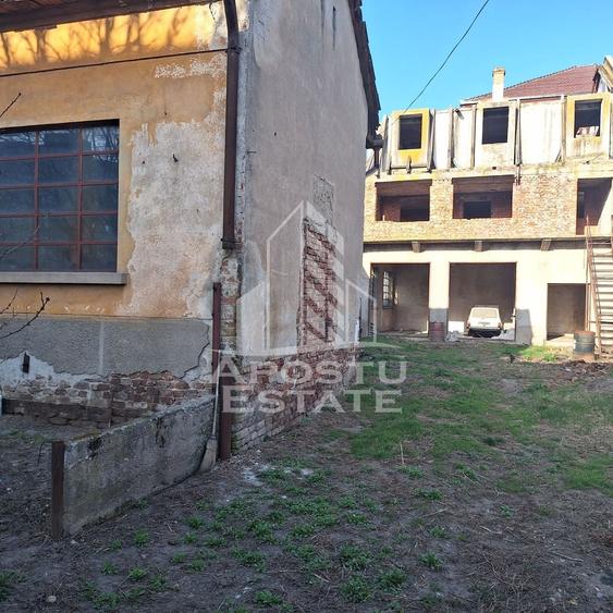 Casă individuală cu 5 camere cu Canalizare în Dorobanților