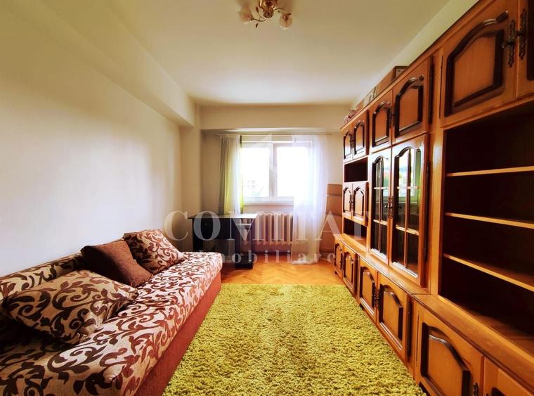 Apartament cu 3 camere decomandat, mobilat în Central