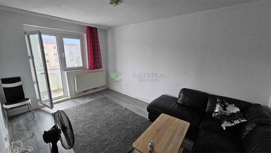 Apartament cu 2 camere decomandat în Florilor