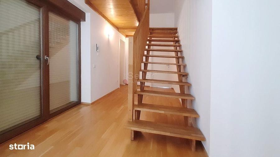 Casă cu 4 camere în Central