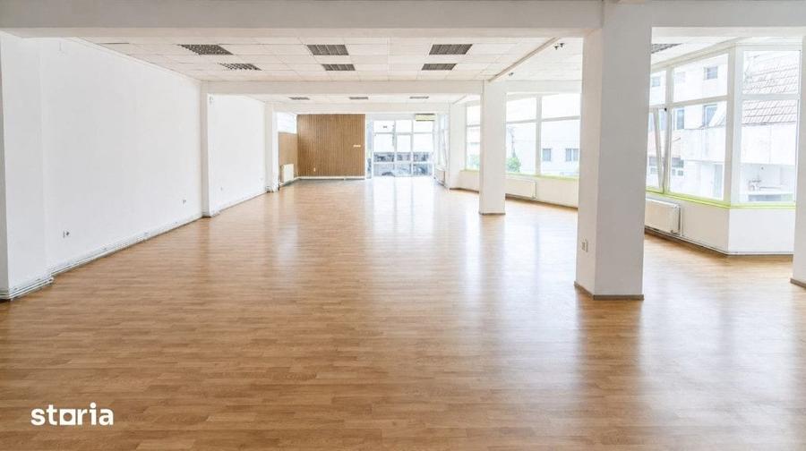 Spațiu comercial, de 190 mp, în Central