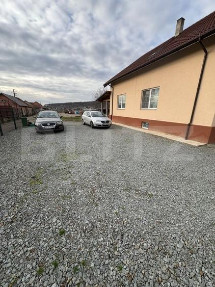 Casă individuală cu 5 camere cu Canalizare în Nord