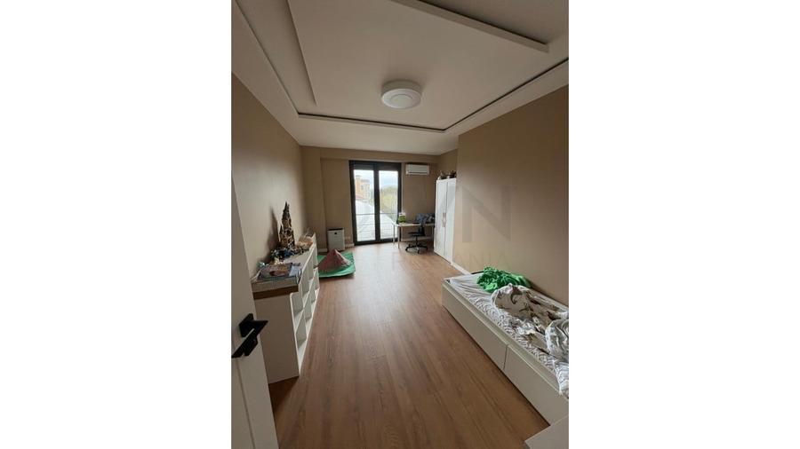 Apartament cu 4 camere decomandat, mobilat în Nord