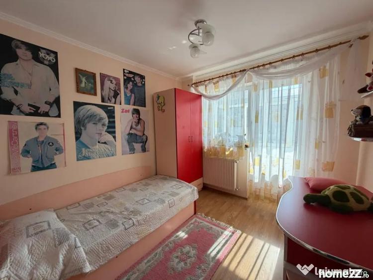 Apartament cu 4 camere decomandat în Central