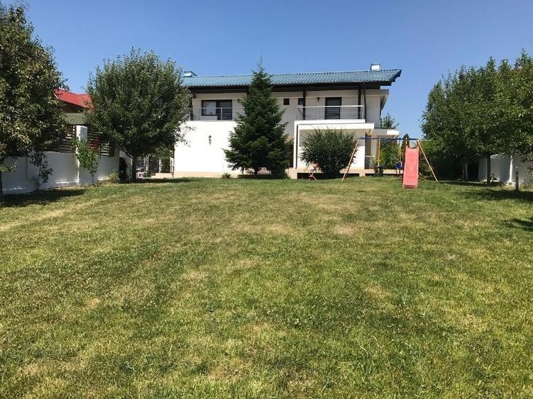 Casă cu 5 camere cu Canalizare în Pipera