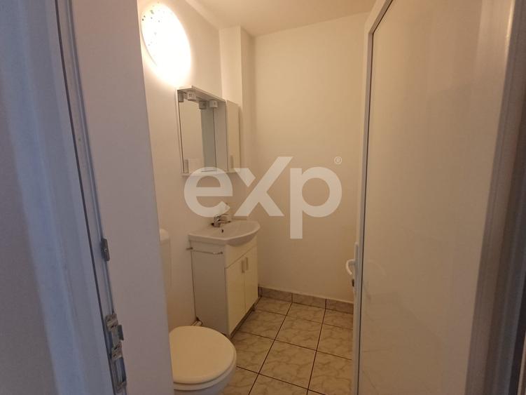 Apartament cu 3 camere decomandat în Teilor
