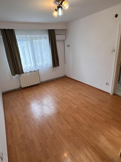 Apartament cu 2 camere nedecomandat în Central