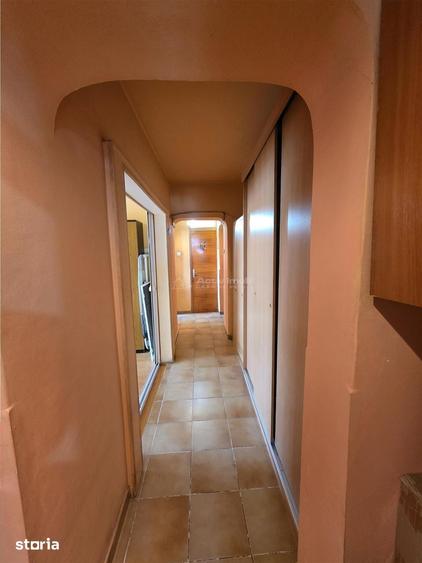 Apartament cu 2 camere în Văcăresti