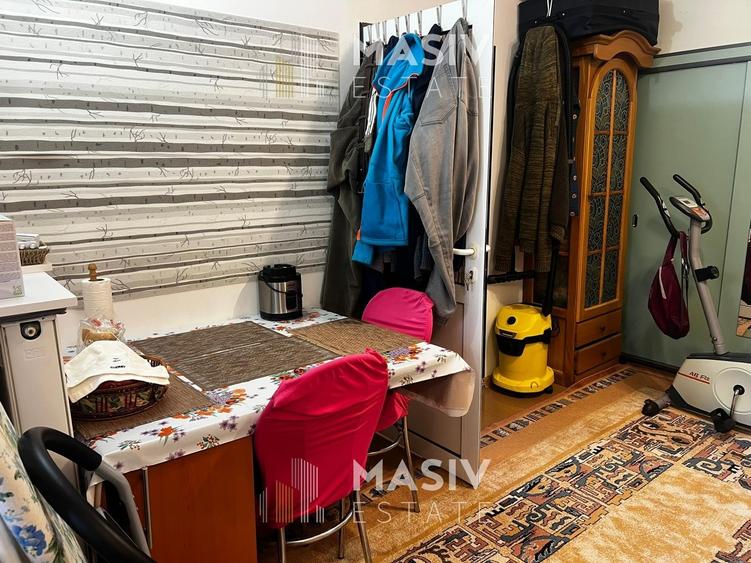 Apartament cu 3 camere semidecomandat în Central
