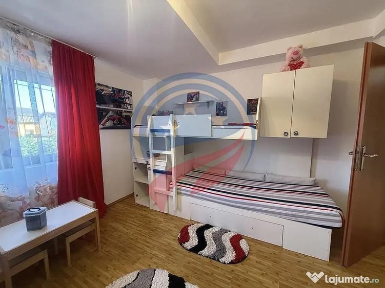 Apartament cu 3 camere decomandat în Craiovița Nouă
