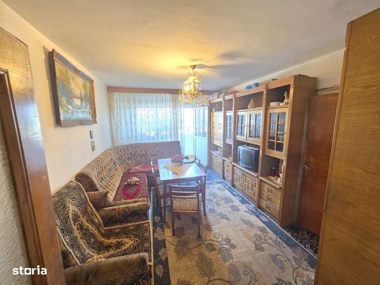 Apartament cu 2 camere semidecomandat în Craiter
