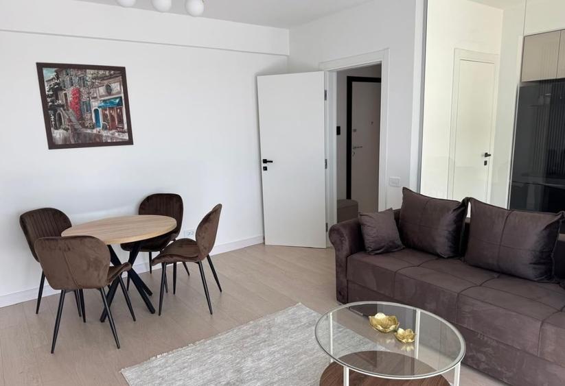 Apartament cu 2 camere semidecomandat, mobilat în Jiului