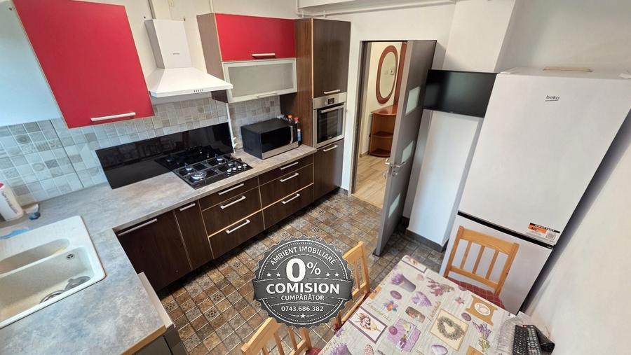 Apartament cu 3 camere decomandat, mobilat în Central