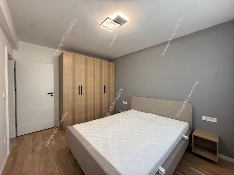 Apartament cu 3 camere semidecomandat, mobilat în Aradului