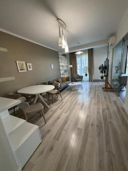 Apartament cu 3 camere în Crângași