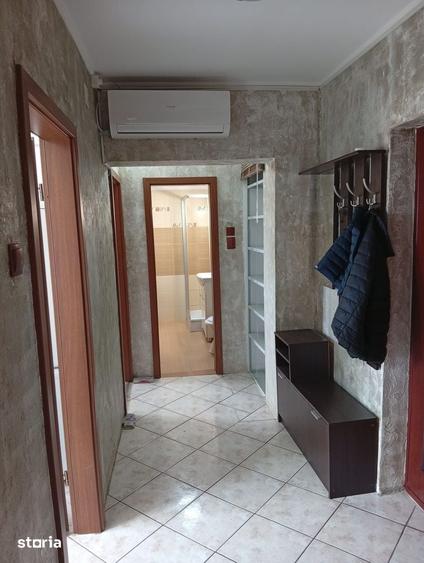 Apartament cu 2 camere decomandat în Intim