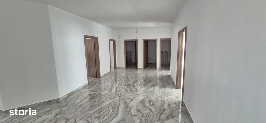 Spațiu comercial, de 490 mp, în Aurel Vlaicu